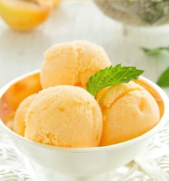 APRICOT ICE CREAMS ( FACTORY - MADE ) FORMULATIONS AND PRODUCTION PROCESS