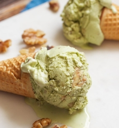 WALNUT AND HONEY ICE CREAMS ( FACTORY - MADE ) FORMULATIONS AND PRODUCTION PROCESS