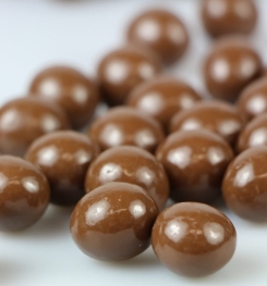 BROWN COLORED COATING CHOCOLATE DRAGESS FORMULATIONS AND PRODUCTION PROCESS
