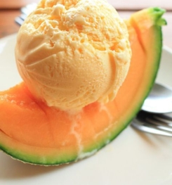 DIET AND LIGHT MELON ICE CREAMS ( FACTORY - MADE ) FORMULATIONS AND PRODUCTION PROCESS