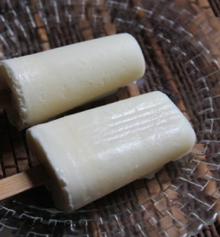 VANILLA ICE LOLLIES ( FACTORY - MADE ) FORMULATIONS AND PRODUCTION PROCESS