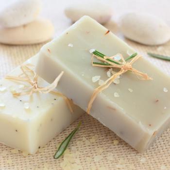 HOW TO MAKE HERBAL AND NATURAL BEAUTY BAR SOAP