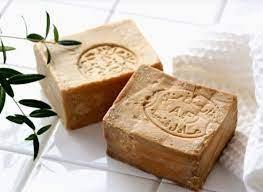 LAUREL SEED SOAP WITH LAUREL OIL FORMULATIONS AND PRODUCTION PROCESS