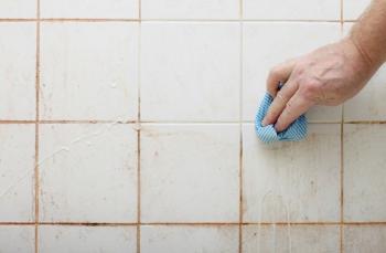 Production And Formulation of Bathroom Tile And Tub Cleaner Spray