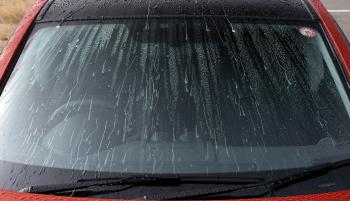 Formulation de liquide anti-pluie pour pare-brise de voiture