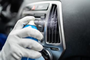 Producción y formulación de spray limpiador de aire acondicionado para automóviles