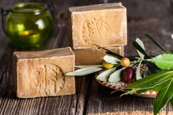 HOW TO MAKE LAUREL SOAP WITH LAUREL SEED OIL